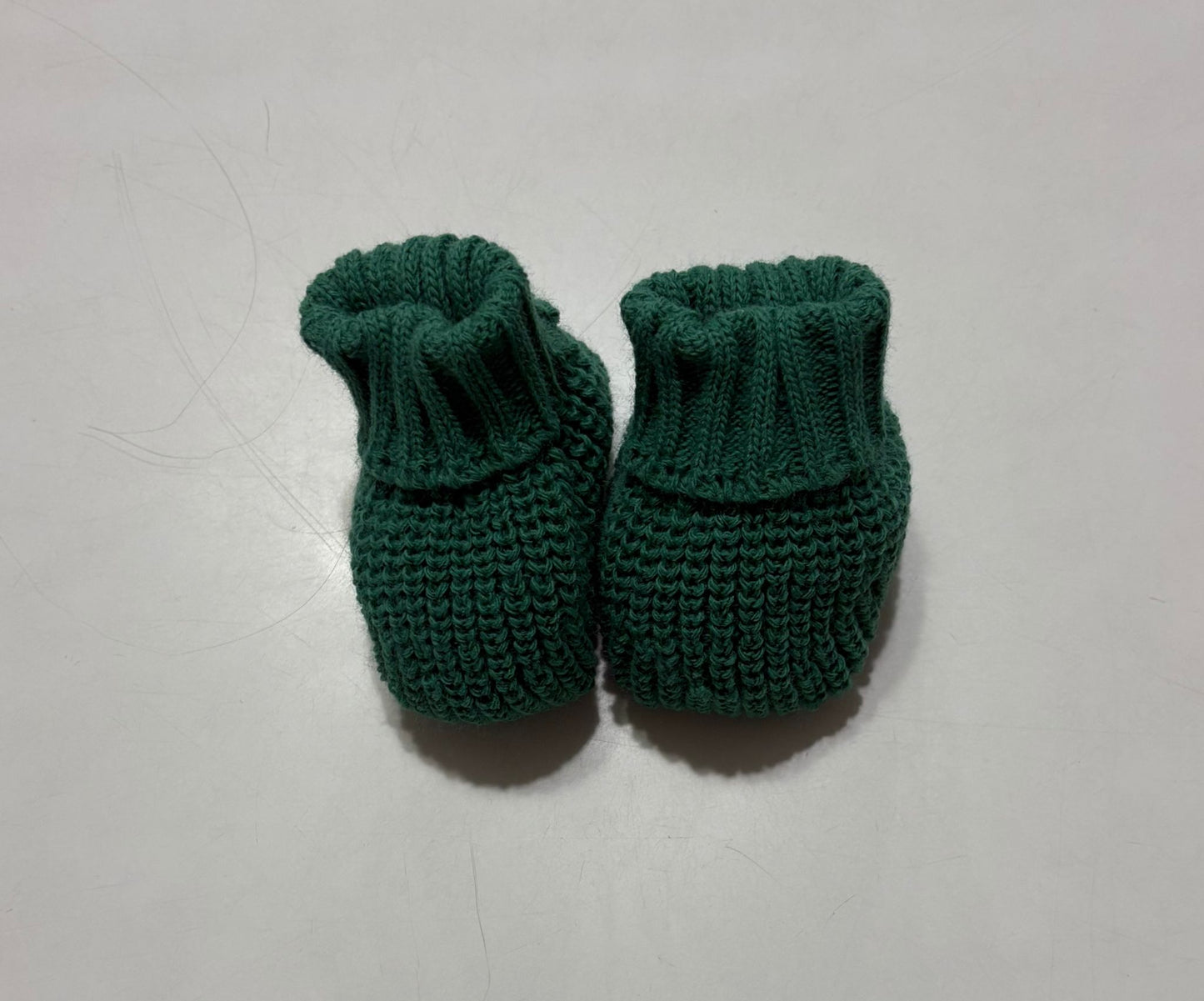 Set nascita Hophoplà, collezione autunno-inverno, tema Denny colore verde albero, composto da copertina, completino o tutina, cappello e scarpette
