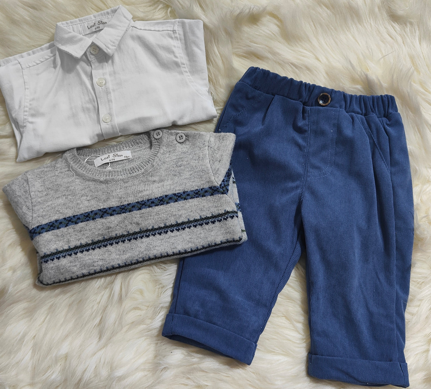 Completo bimbo, pantalone in velluto avion, maglioncino grigio con inserti avion e camicia bianca