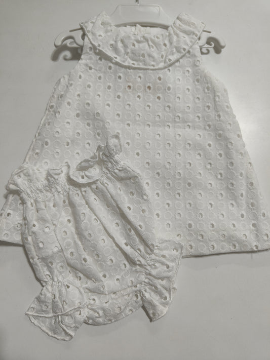 Vestinetta con coulotte in pizzo Sangallo bianco